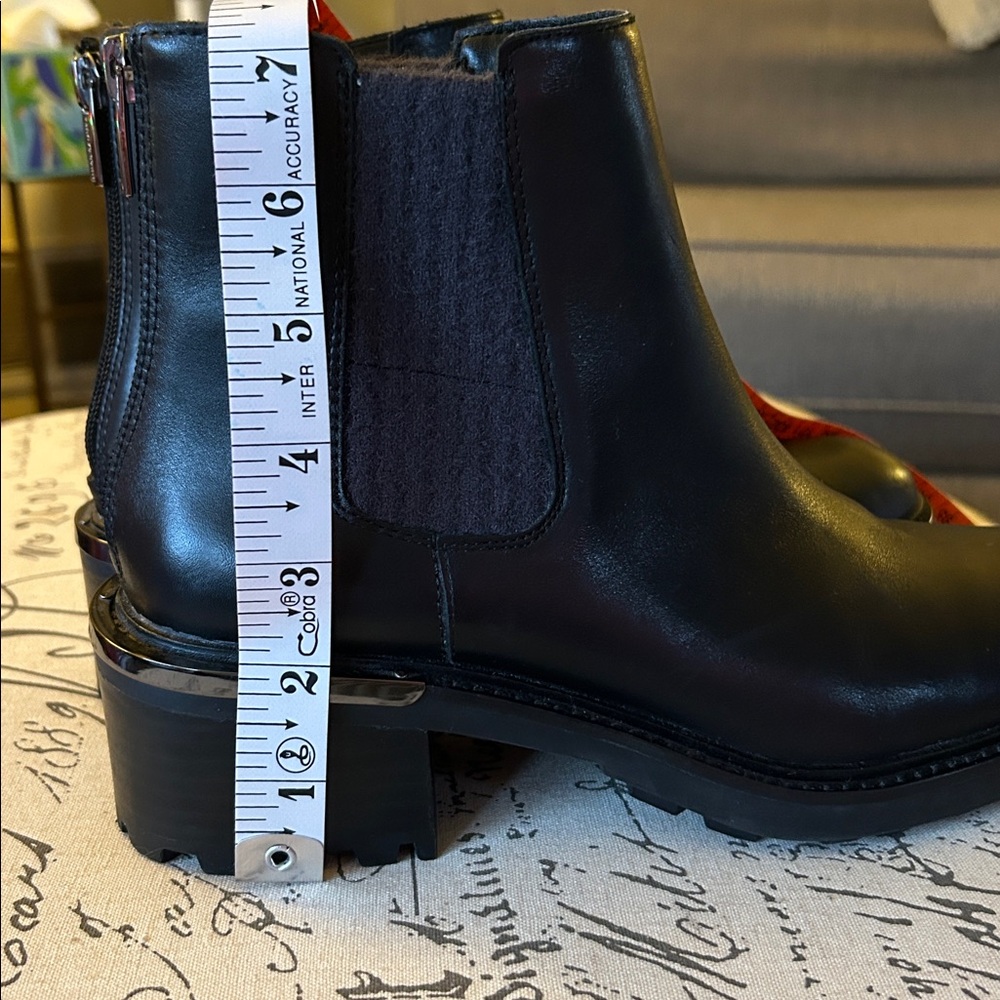 Vince Camuto Kelivena Black Leather Chelsea Bootie Size 7.5 Classic Chic - Picture 13 of 13